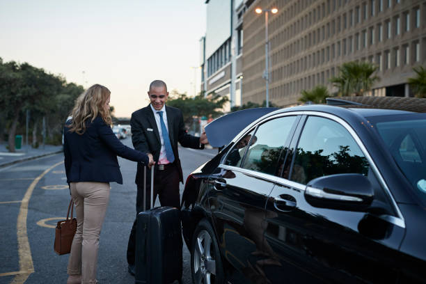 Airport transfer in dubai with chauffeur