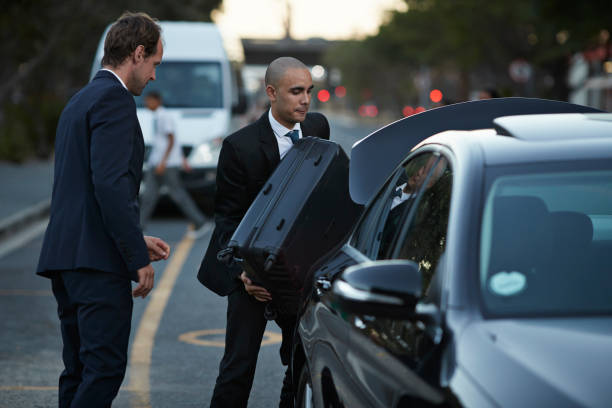 Airport transfer in dubai. chauffeur helpout