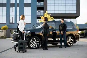 How to Choose the Right Chauffeur Service for Corporate Clients in Dubai